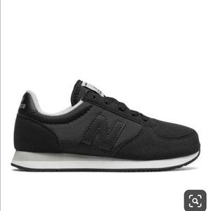 New Balance Kid’s 220 Black Suade New